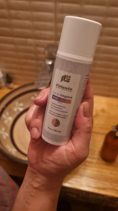 EXCLUSIVO LIMPIADOR Y DESMAQUILLANTE